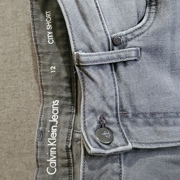 Calvin Klein shorts women’s size 12 grey city short size 12 - Picture 3 of 9